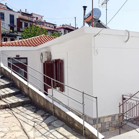 Anna's House Glossa